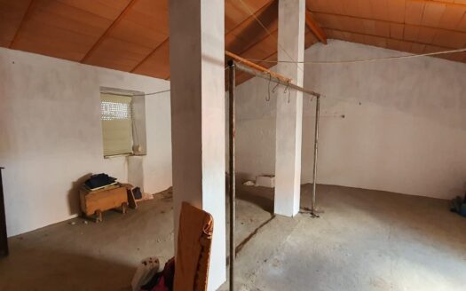 Amplia casa en venta en Pedroche de 500m2
