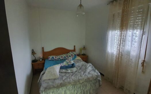 Venta de naves con chalet en Dos Torres