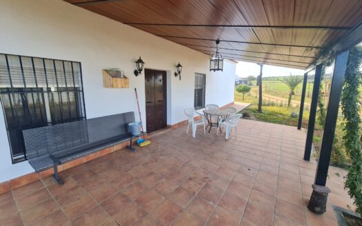 Venta de terreno con chalet en Fuente Obejuna